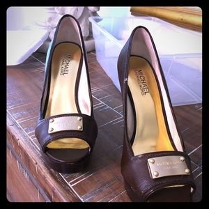 Michael Kors Brown Leather Prep Toe Pumps Like Nee